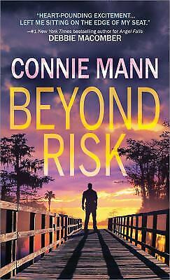 Beyond Risk Florida Wildlife Warriors - Paperback Connie Mann
